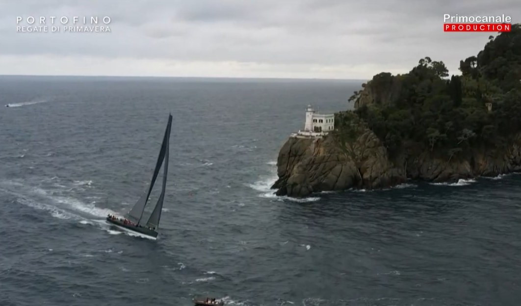 Regate di Portofino, emozioni e spettacolo alla boa del Faro